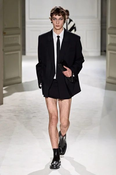 Look 5